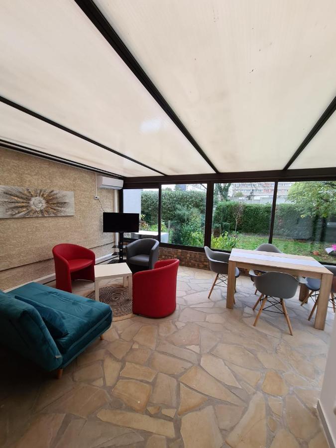 Studio Entierement Equipe Avec Veranda Commune Neuilly-sur-Marne Kültér fotó